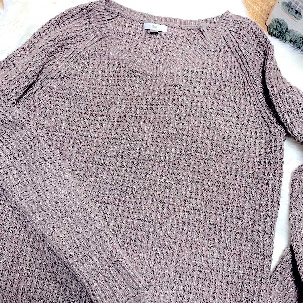 GAP’s Cozy Mocha Waffle Textured Soft Cozy V-neck Pullover